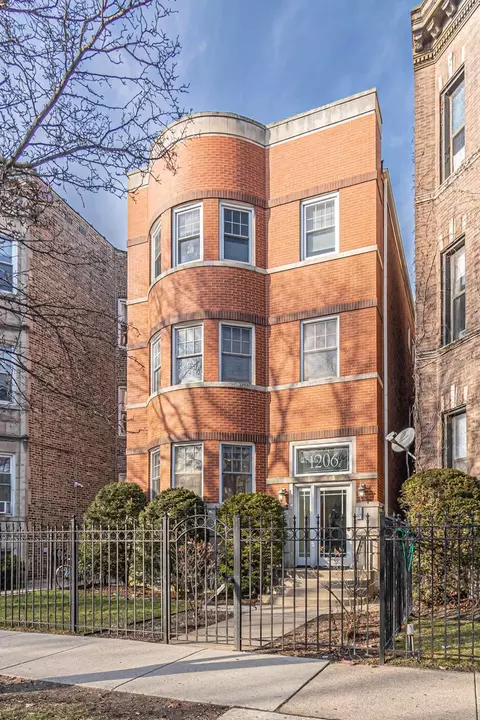 1206 W Addison St #1, Chicago, IL 60613