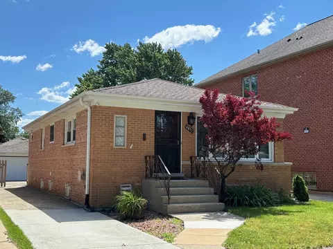 4857 N Oak Park Ave, Chicago, IL 60656