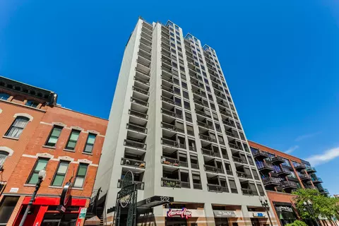 1212 N Wells St #1104, Chicago, IL 60610