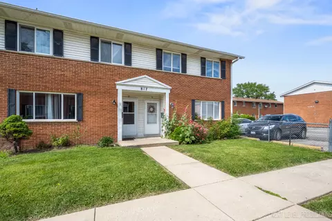 817 N Randall Rd #D, Aurora, IL 60506 photo 2