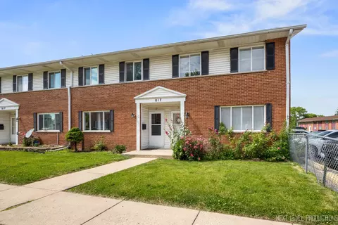 817 N Randall Rd #D, Aurora, IL 60506