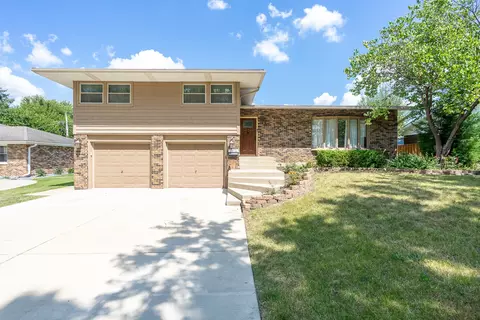 1016 Runyan Dr, Lockport, IL 60441