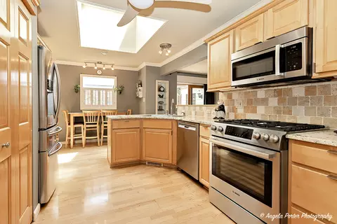 440 E Bluebonnet Ln, Hoffman Estates, IL 60169 photo 7