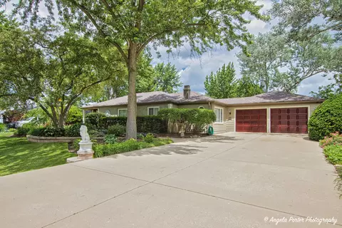 440 E Bluebonnet Ln, Hoffman Estates, IL 60169 photo 3