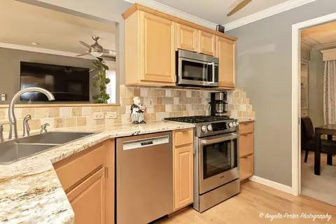 440 E Bluebonnet Ln, Hoffman Estates, IL 60169 photo 6