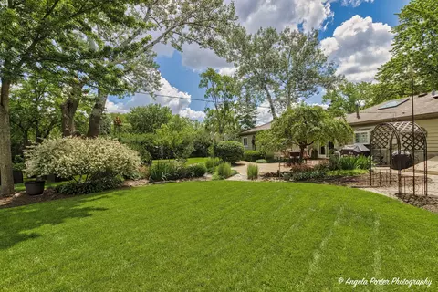 440 E Bluebonnet Ln, Hoffman Estates, IL 60169 photo 21