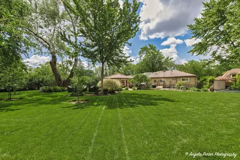 440 E Bluebonnet Ln, Hoffman Estates, IL 60169 photo 17