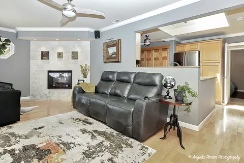 440 E Bluebonnet Ln, Hoffman Estates, IL 60169 photo 4