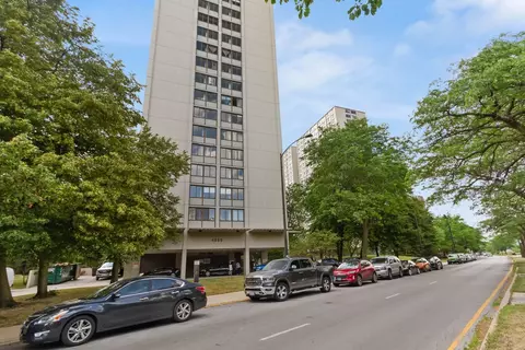 4850 S Lake Park Ave #804, Chicago, IL 60615