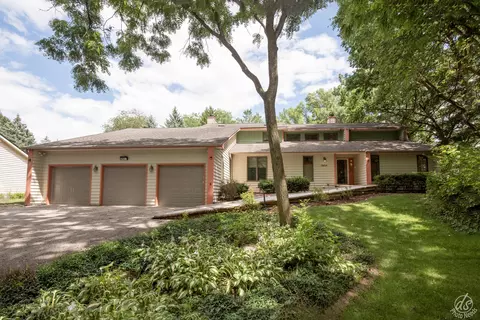 2904 Greenwood Acres Dr, Dekalb, IL 60115