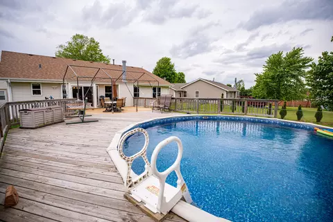 Exterior - 621 Willow Bend Dr, Davis Junction, IL 61020 photo 5 of 14