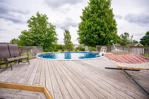 Exterior - 621 Willow Bend Dr, Davis Junction, IL 61020 photo 7 of 14
