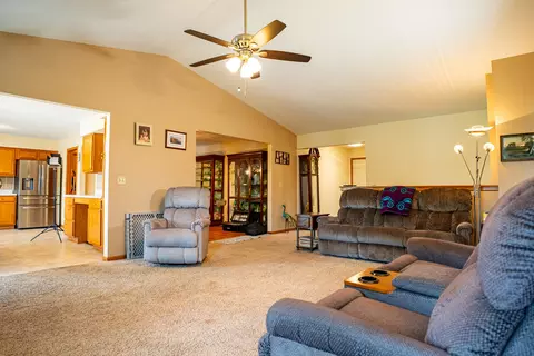 Living - 621 Willow Bend Dr, Davis Junction, IL 61020 photo 4 of 4