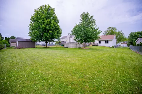 Exterior - 621 Willow Bend Dr, Davis Junction, IL 61020 photo 14 of 14
