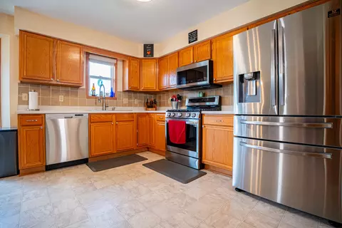 Kitchen - 621 Willow Bend Dr, Davis Junction, IL 61020 photo 2 of 5