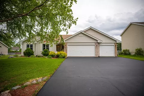 621 Willow Bend Dr, Davis Junction, IL 61020