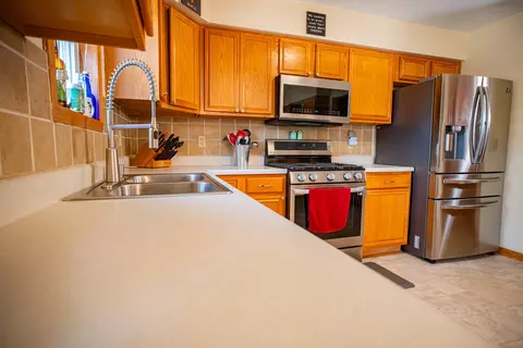 Kitchen - 621 Willow Bend Dr, Davis Junction, IL 61020 photo 3 of 5