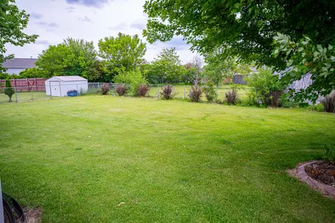 Exterior - 621 Willow Bend Dr, Davis Junction, IL 61020 photo 12 of 14