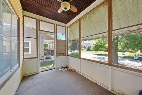 860 S Myrtle Ave, Kankakee, IL 60901 photo 3