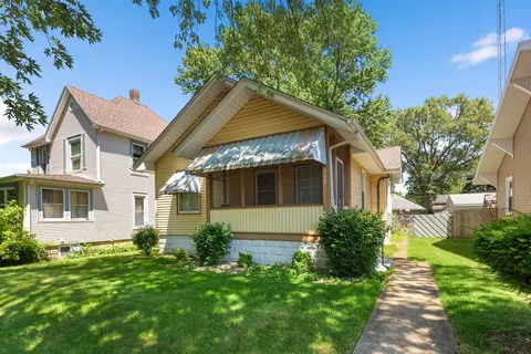 860 S Myrtle Ave, Kankakee, IL 60901 photo 2
