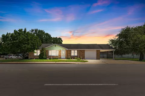 1080 E North St, Bradley, IL 60915