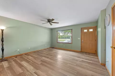 Living - 3021 Lowe Rd, Kankakee, IL 60901 photo 2 of 3