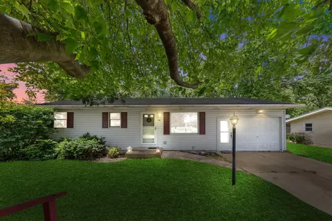 3021 Lowe Rd, Kankakee, IL 60901
