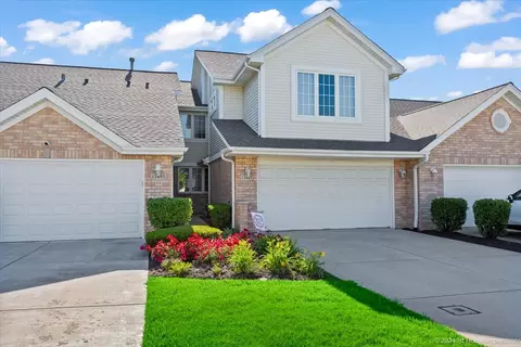 11447 Foxwoods Dr, Oak Lawn, IL 60453