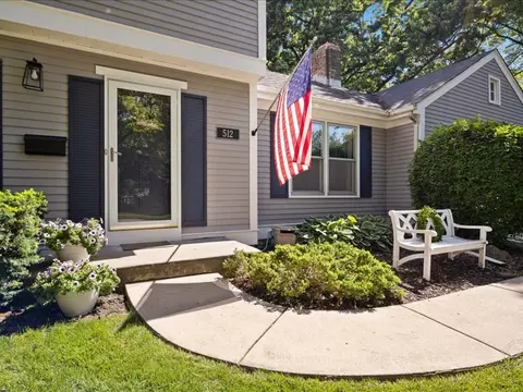 Exterior - 512 E 14th Ave, Naperville, IL 60563 photo 3 of 5