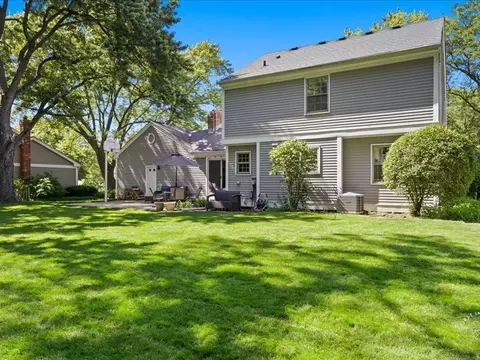 Exterior - 512 E 14th Ave, Naperville, IL 60563 photo 4 of 5