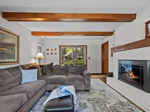 Living - 512 E 14th Ave, Naperville, IL 60563 photo 3 of 4