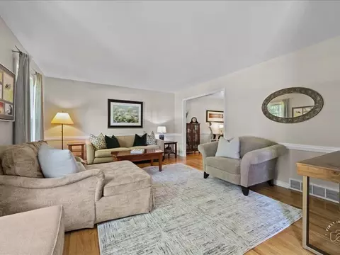 Living - 512 E 14th Ave, Naperville, IL 60563 photo 2 of 4
