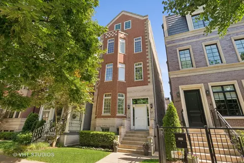 1445 W Melrose St #3, Chicago, IL 60657