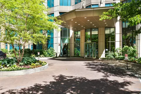 400 N La Salle St #906, Chicago, IL 60654