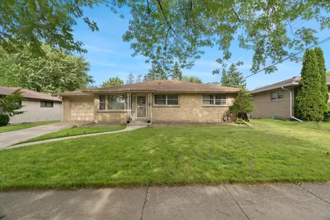 713 Cedar Ave, Waukegan, IL 60085