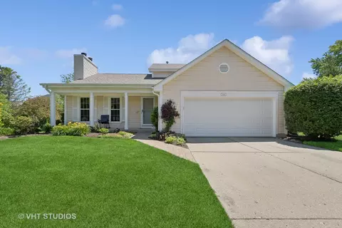 1684 Cedar Glen Dr, Libertyville, IL 60048