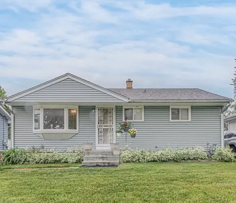 1525 13th St, Waukegan, IL 60085
