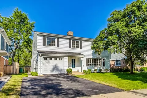 157 Riverside Dr, Northfield, IL 60093