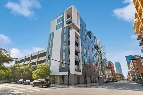 1000 W Monroe St #302, Chicago, IL 60607