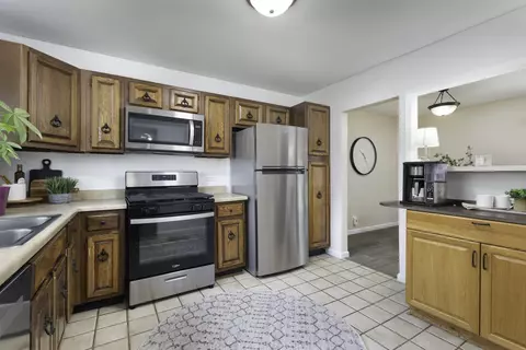 124 Thackeray Dr, Bolingbrook, IL 60440 photo 10