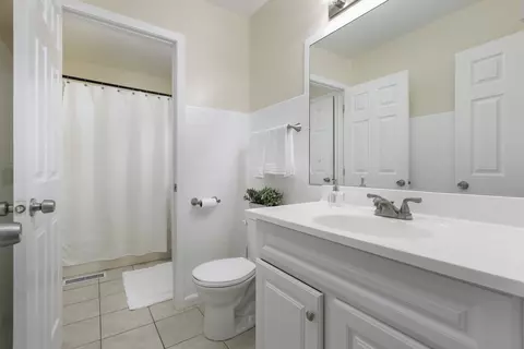 124 Thackeray Dr, Bolingbrook, IL 60440 photo 17