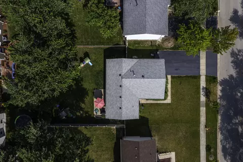 124 Thackeray Dr, Bolingbrook, IL 60440 photo 27