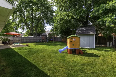 124 Thackeray Dr, Bolingbrook, IL 60440 photo 39