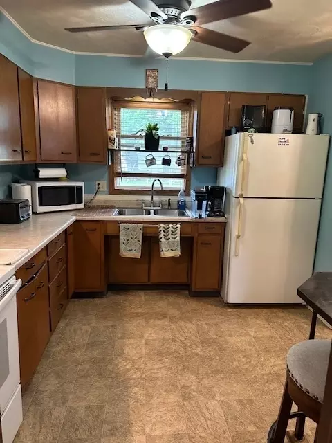 Kitchen - 107 E Nissen Stigen, Lee, IL 60530 photo 1 of 3