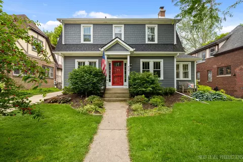 819 N Summit St, Wheaton, IL 60187