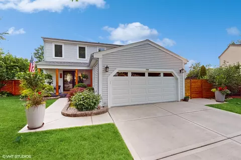 794 Meade Ln, Roselle, IL 60172