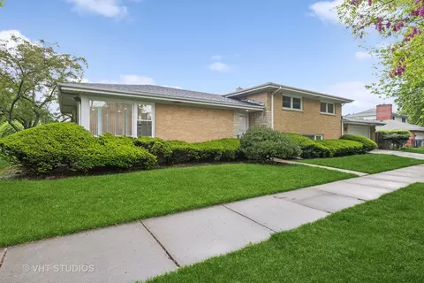 4550 Grove St, Skokie, IL 60076