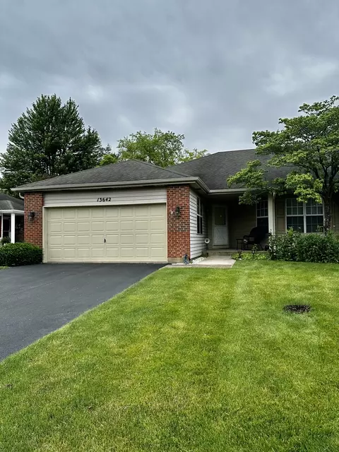 13642 S Magnolia Dr, Plainfield, IL 60544