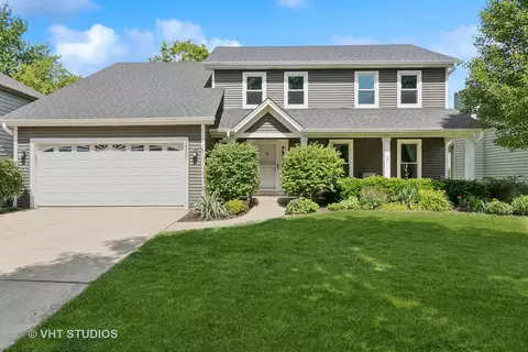 2397 Putnam Dr, Naperville, IL 60565