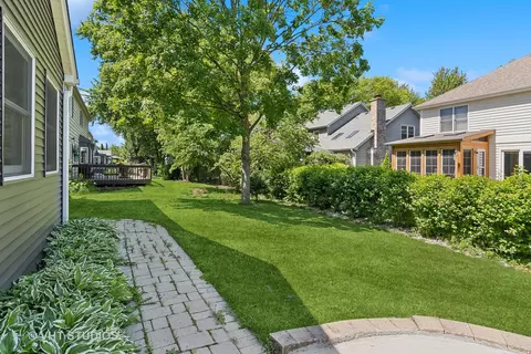 2397 Putnam Dr, Naperville, IL 60565 photo 19